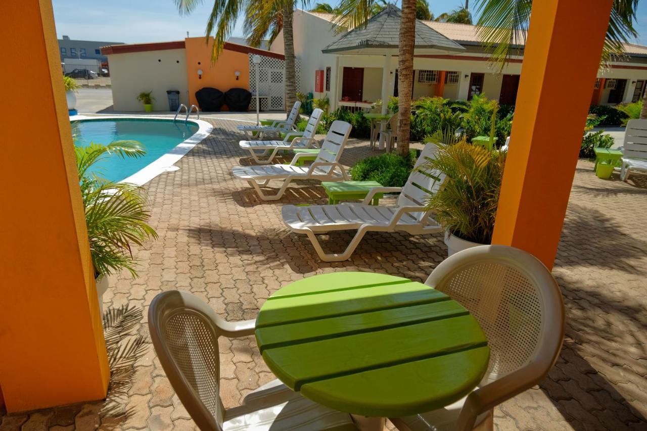 Aruba Quality Apartments & Suites Palm Beach Екстер'єр фото