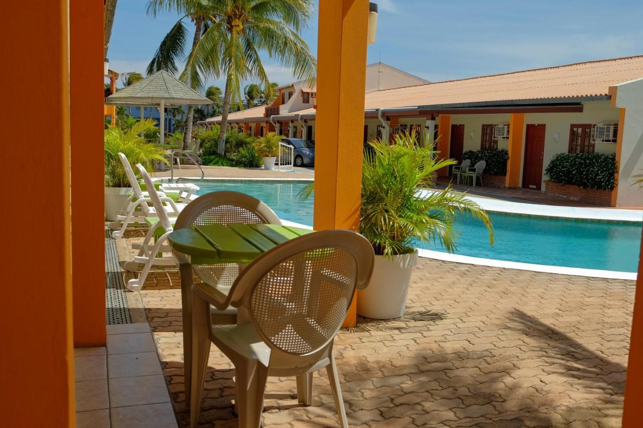 Aruba Quality Apartments & Suites Palm Beach Екстер'єр фото